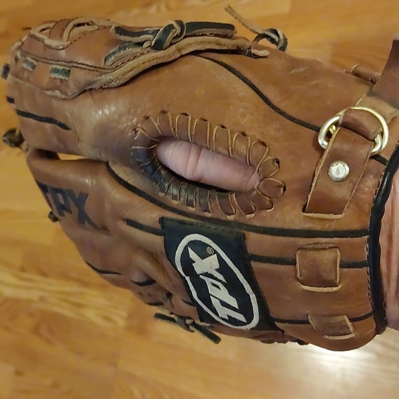 Louisville Slugger TPX1200S Baseball Glove - Picture 5 of 7